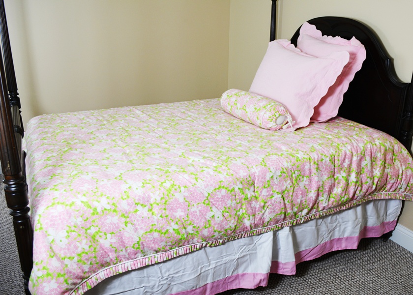 Lilly Pulitzer Queen Floral Comforter, Bed Skirt, and Shams EBTH